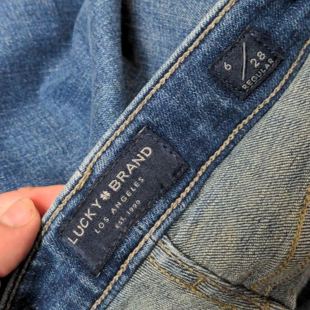 Lucky Brand Low Rise Bootcut Lolita Jeans Y2K Size 6/28 - Picture 8 of 8